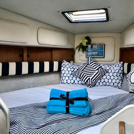 Готель Yacht Experience Barcelona Сан-Адріа-де-Бесос Екстер'єр фото