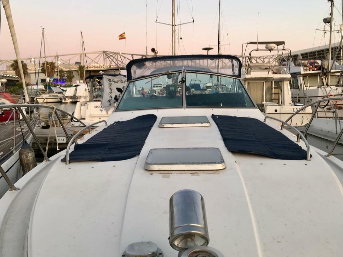 Готель Yacht Experience Barcelona Сан-Адріа-де-Бесос Екстер'єр фото